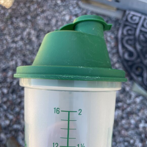 Hidden Valley Ranch Dressing Shaker Blender Mixer Green 16oz w/ Wheel Tupperware - Picture 4 of 5